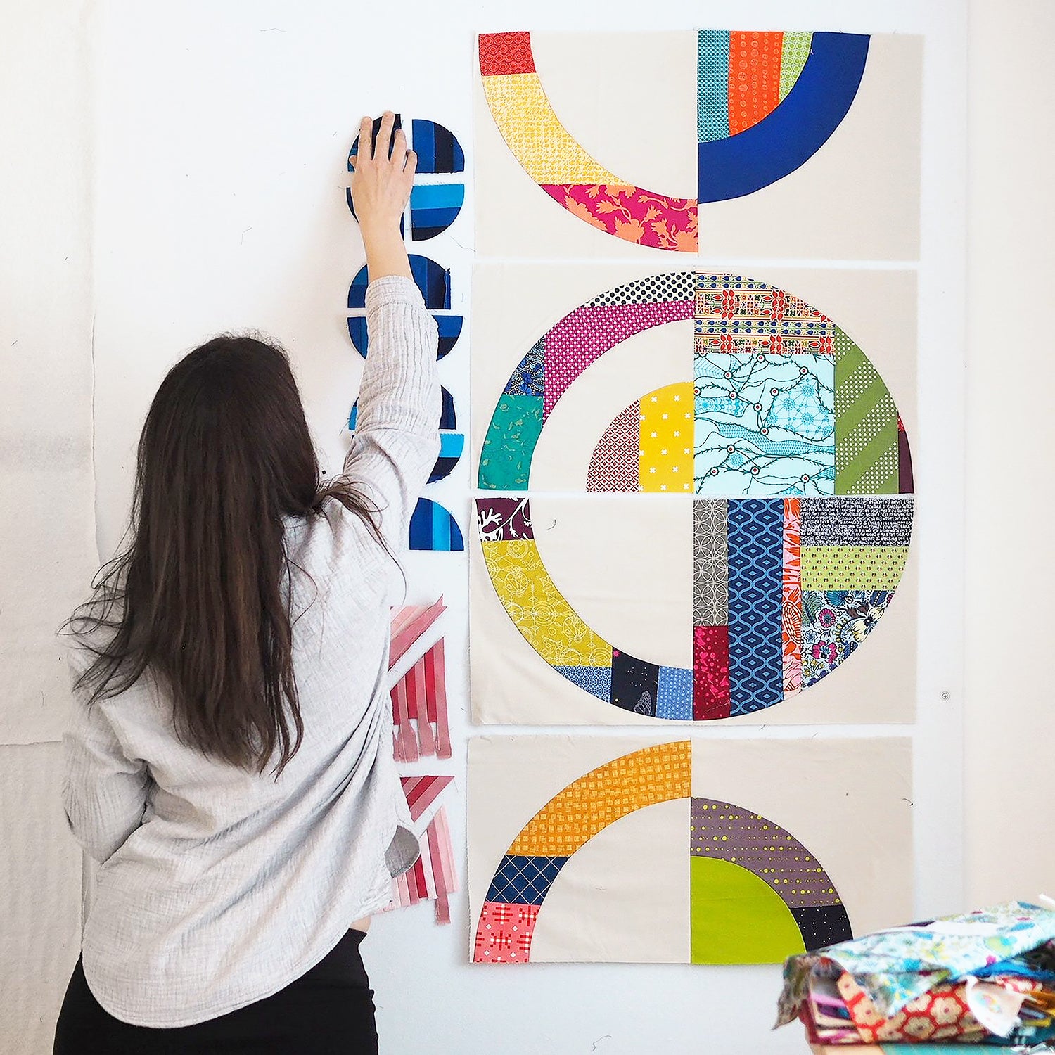 Giant Nested Curves Pattern