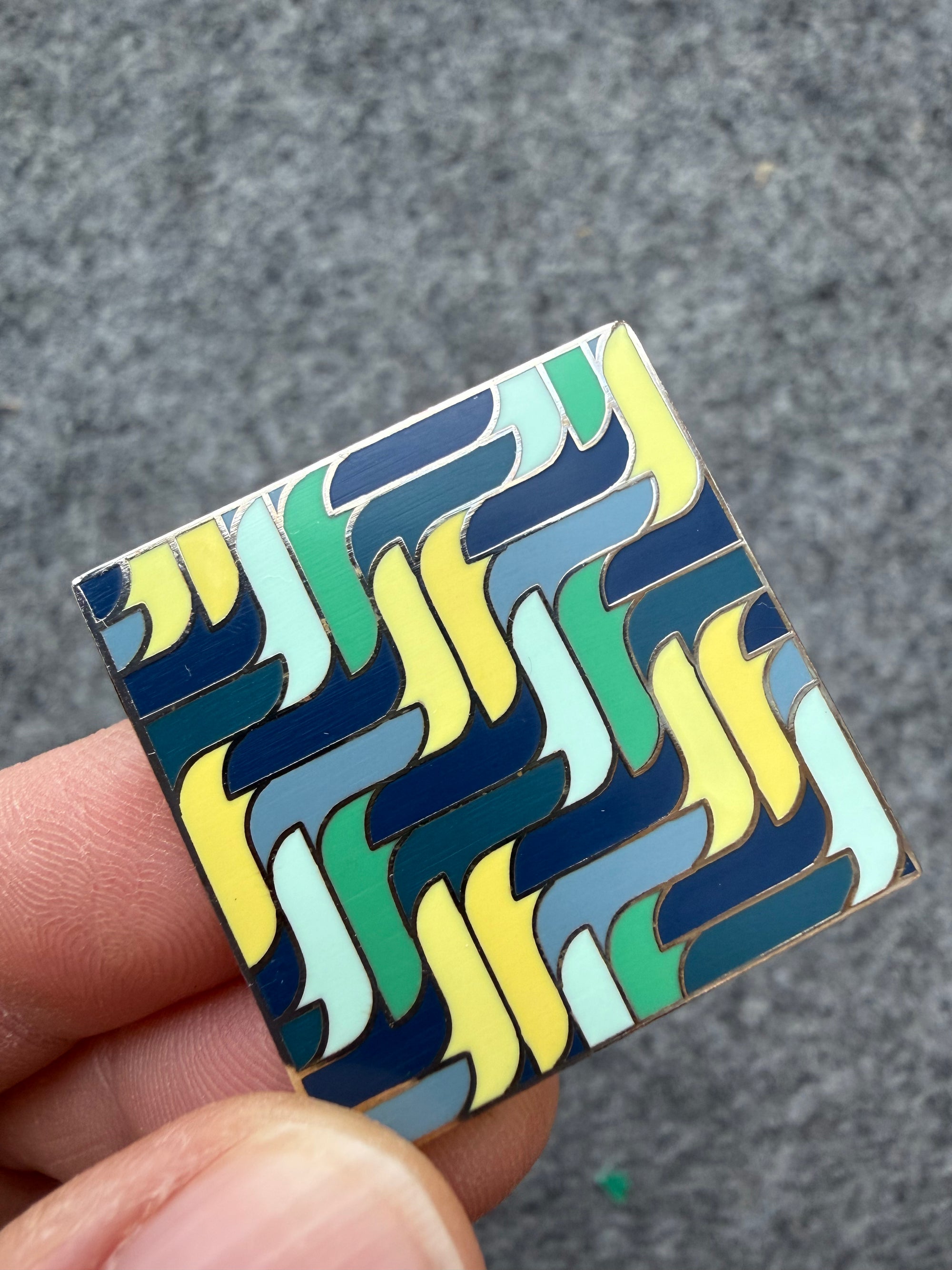 Aurora Cascade Needle Minder